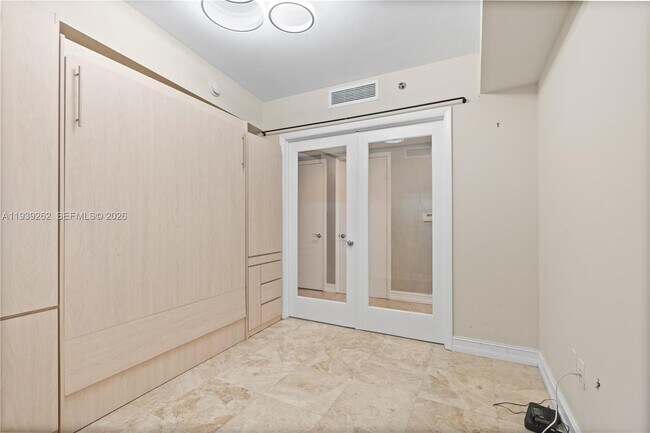 Building Photo - 1850 S Ocean Dr