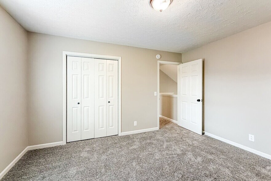 Building Photo - 142 S Birchwood Dr