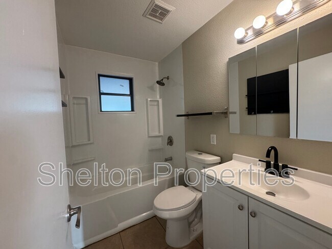 Building Photo - 2910 N 193rd Ave