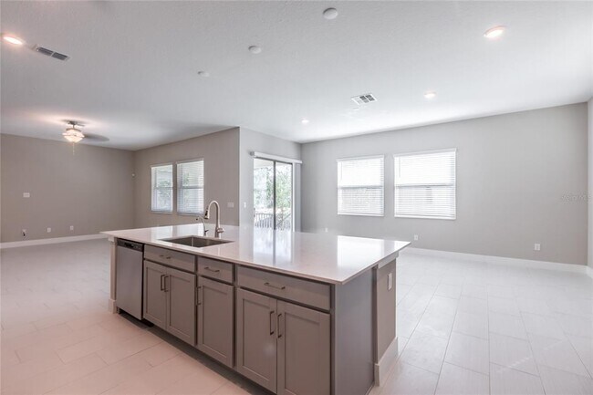 Building Photo - 7714 S Faul St