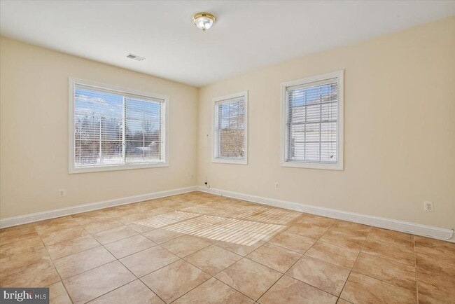 Building Photo - 7118 Vermillion Pl