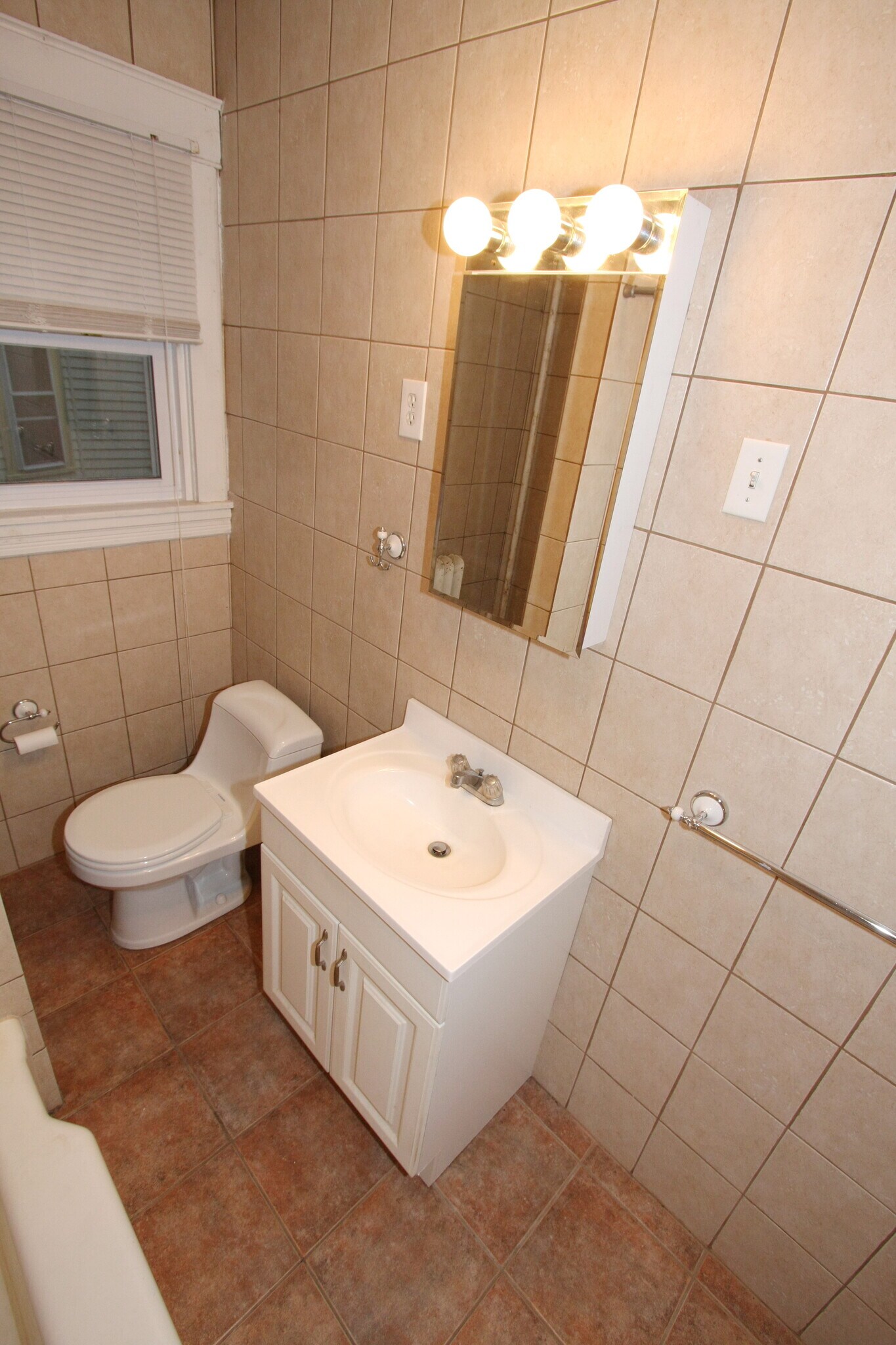 Bathroom - 12 Methyl St