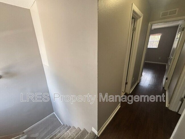 Building Photo - 1605 Terrace Dr