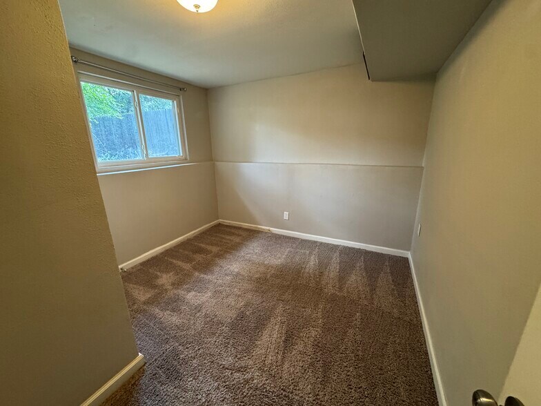 Building Photo - 1529 Sawyer Way