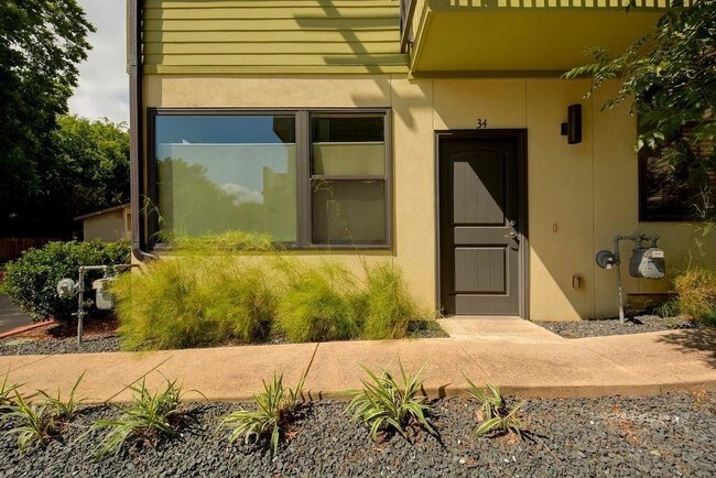 Building Photo - 304 W Alpine Rd