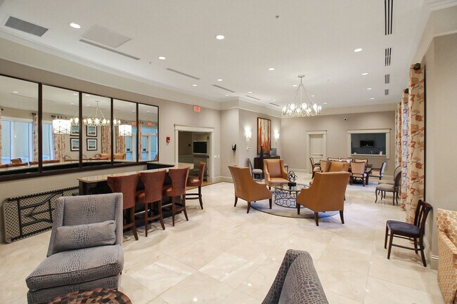 Building Photo - 800 N Tamiami Trl