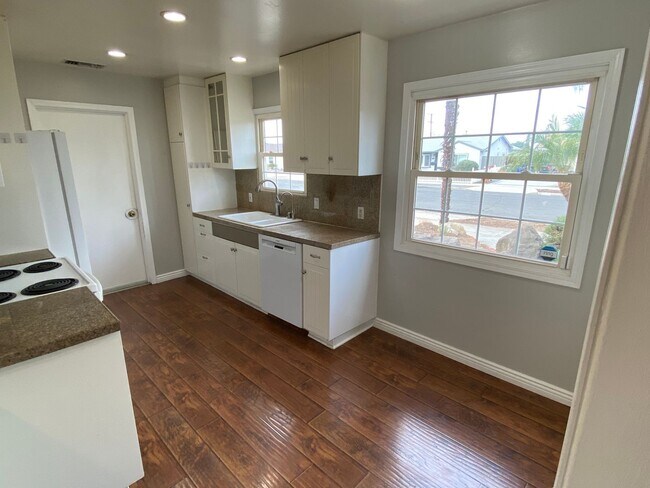 Building Photo - Granite Hills 4 Bedroom Home!