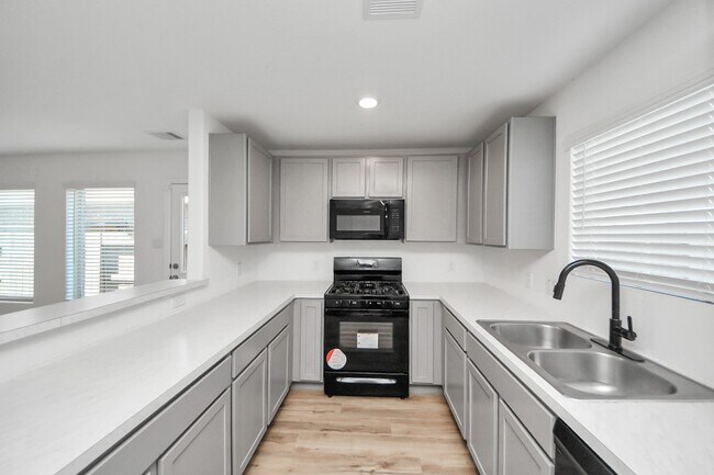 Building Photo - 4307 Palmetto Grv Ln