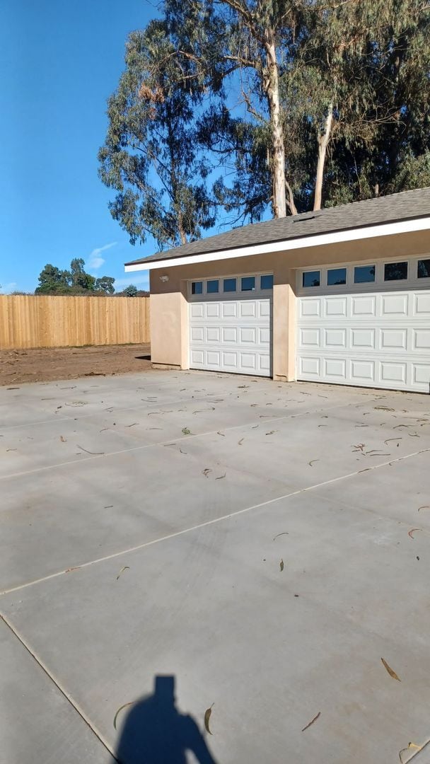 Building Photo - Modern 2 Bed/1 Bath Home, All Utilities Included!