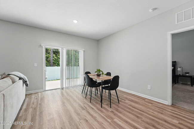 Building Photo - 14656 Macadamia Ln