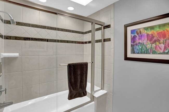 Building Photo - Beautiful Home in Southeast Denver