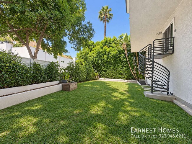 Building Photo - 3500 Coldwater Canyon Ave