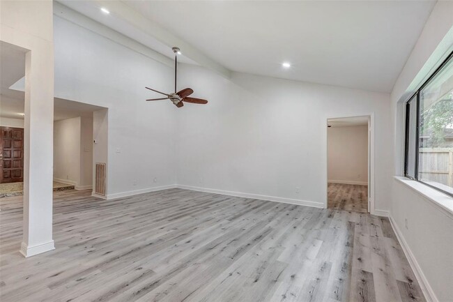Building Photo - 10618 Sageberry Dr
