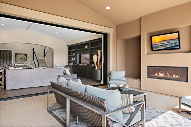 Building Photo - 14748 Valle Del Sur Ct