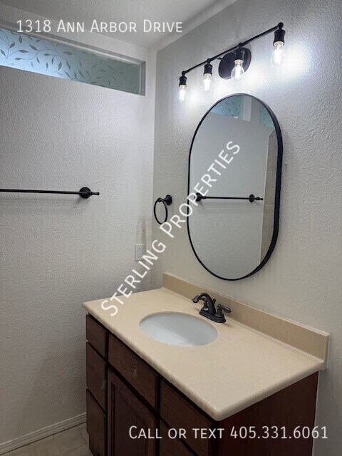 Building Photo - 1318 Ann Arbor Dr