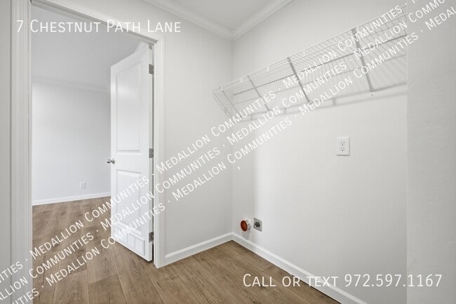 Building Photo - 7 Chestnut Path Ln