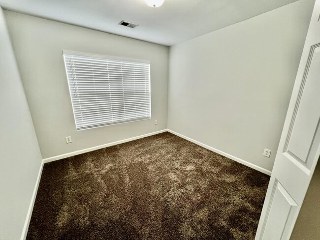 Building Photo - 3473 Dianthus Ln NW