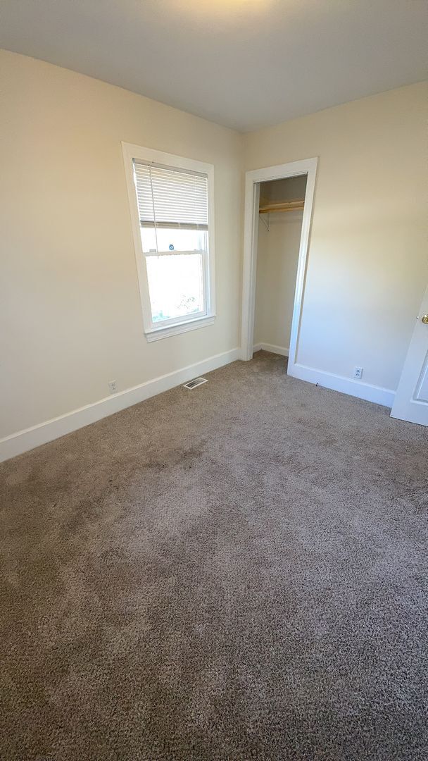 Building Photo - 401 Sheppard St