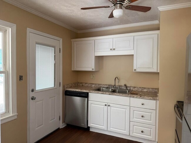 Building Photo - 118 Taylor St