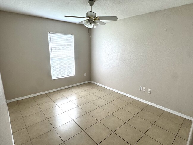 Building Photo - 683 Sagamore Dr