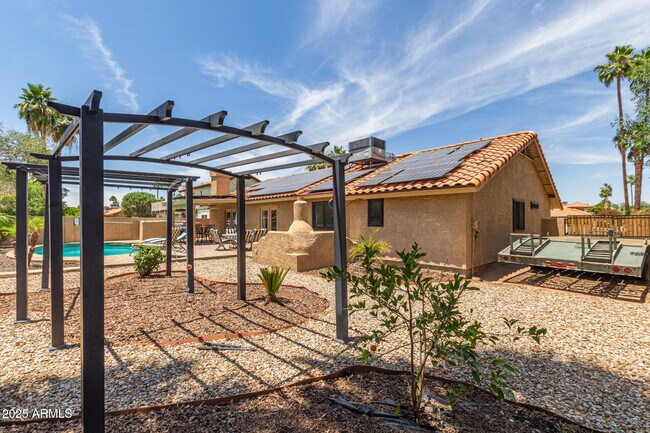 Building Photo - 6073 E Beck Ln