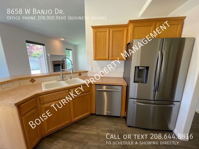Building Photo - 8658 W Banjo Dr