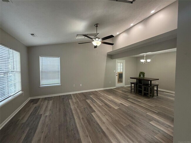 Building Photo - 146 Rain Tree Way