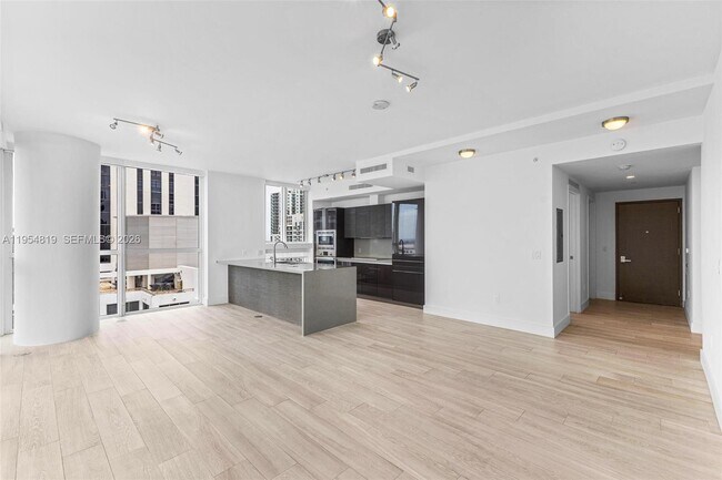 Building Photo - 1080 Brickell Ave