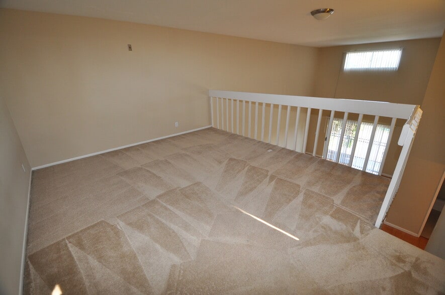 Building Photo - 6401 Riverton Ave