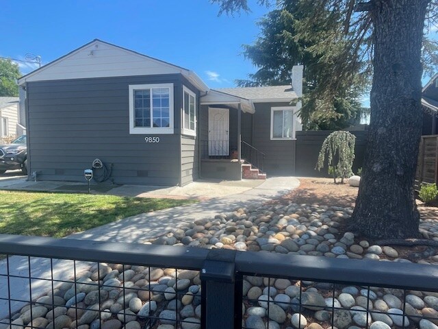 Building Photo - 9850 Springfield St