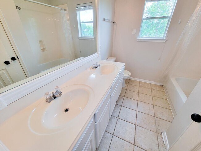 Building Photo - 6810 Keithwood Cir S