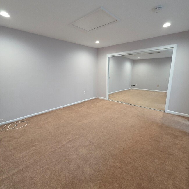 Building Photo - 208 Ashley Run