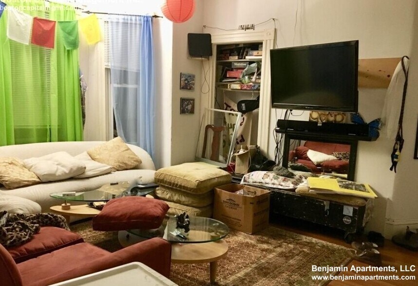 Building Photo - 7 Quincy St