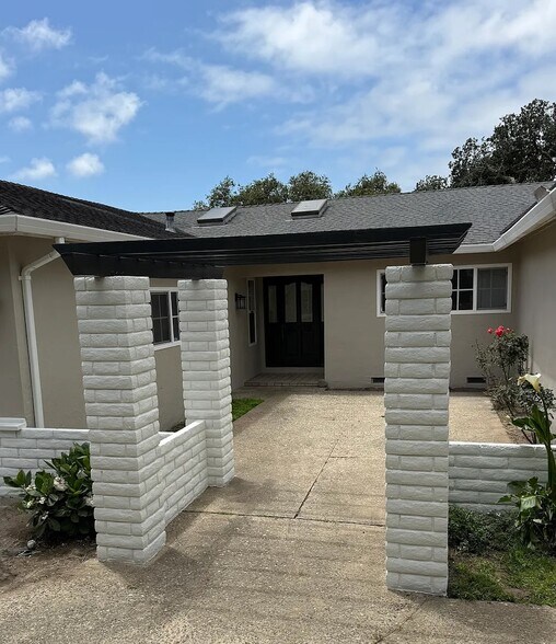 Building Photo - 15047 Meadow Oak Pl