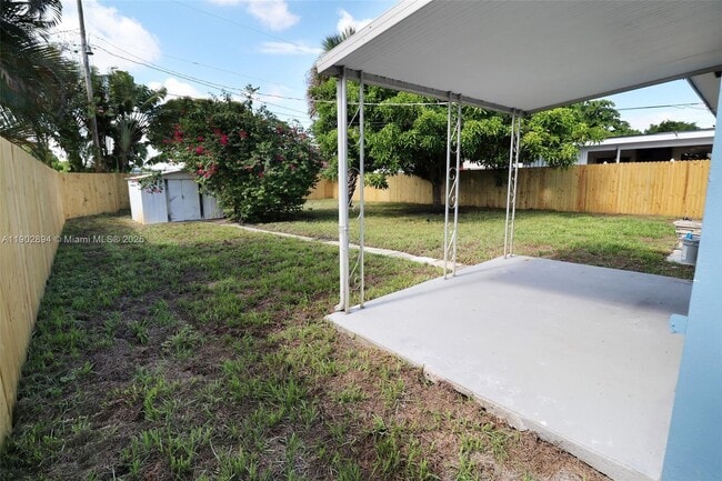 Building Photo - 5654 Papaya Rd