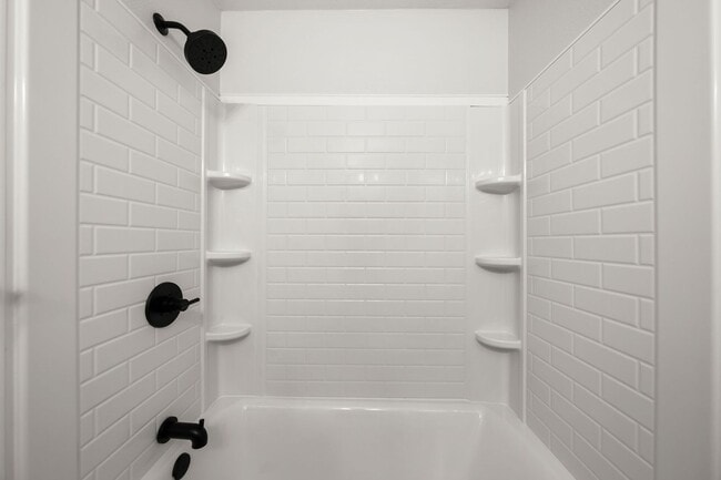 Building Photo - Beautiful Highland Home