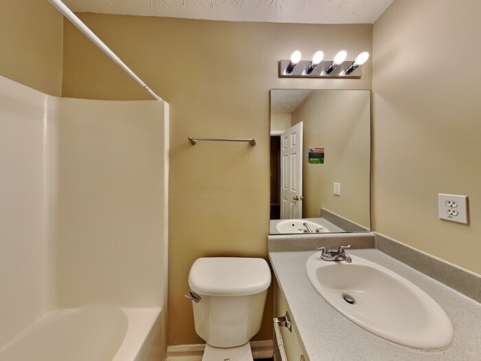 Building Photo - 9135 Jefferson Village Dr SW