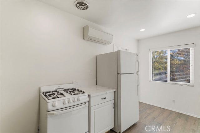 Building Photo - 26 N Michigan St