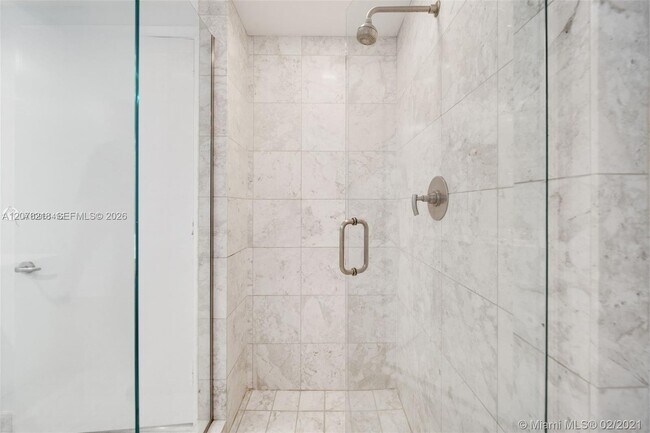Building Photo - 1331 Brickell Bay Dr