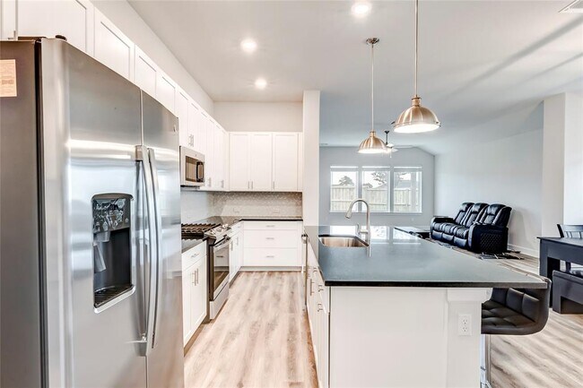 Building Photo - 100 Patrick Herndon Dr