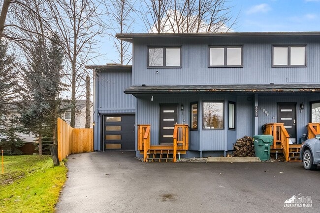 Building Photo - 6627 Zurich St