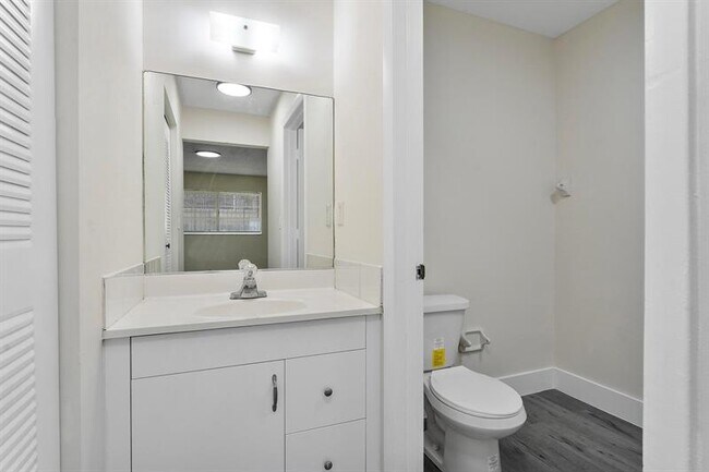 Building Photo - 8851 NW 119th St