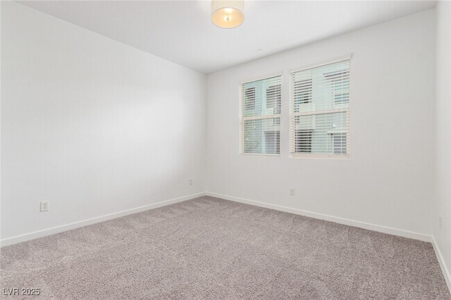 Building Photo - 11257 Rainbow Peak Ave