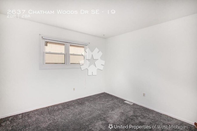 Building Photo - 2637 Chatham Woods Dr SE