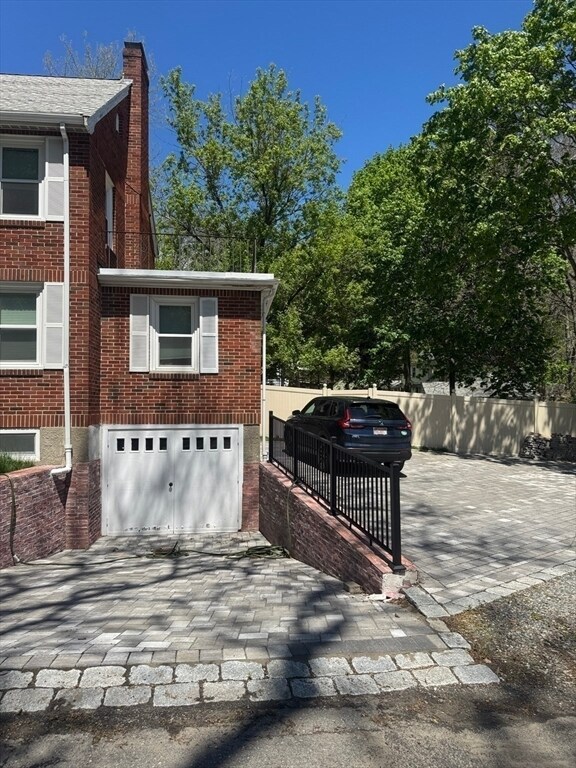 Building Photo - 82 Arlmont St