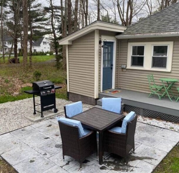 Building Photo - 19 Ferry Ln