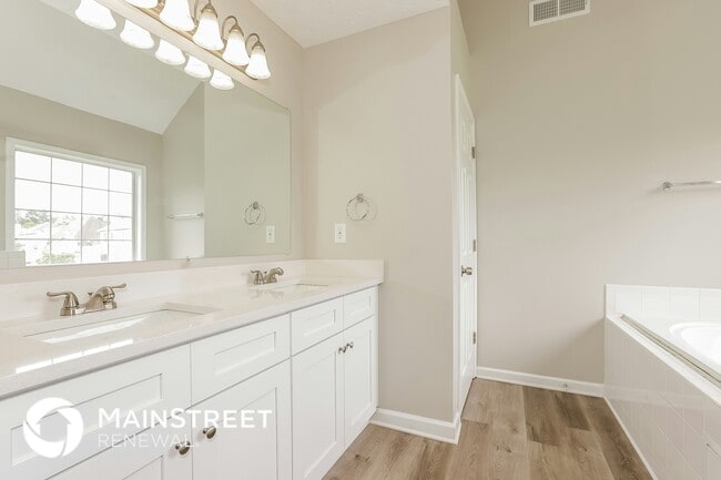 Building Photo - 7590 Winderemere Dr