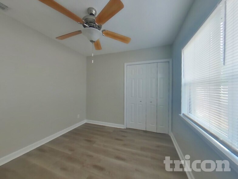 Building Photo - 5834 5th Ave S