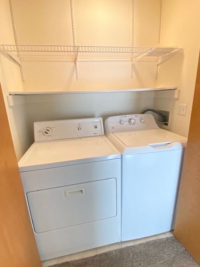 Building Photo - Large 3 Bedroom, 2.5 Bath Townhome with 2 car attached garage in Northwest Loveland, CO