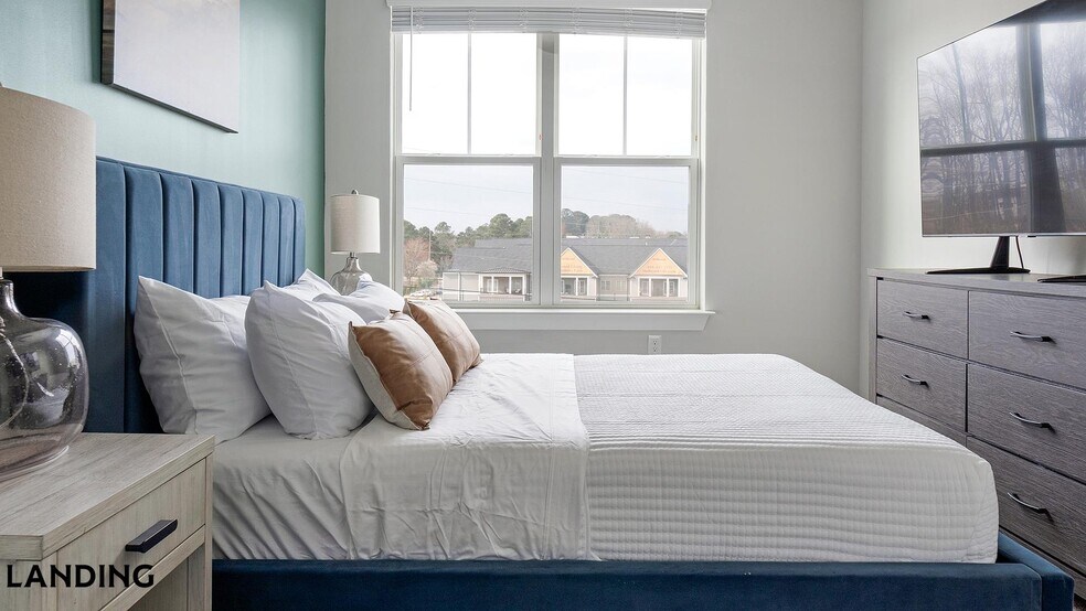 Building Photo - 1270 Hillcrest Dr